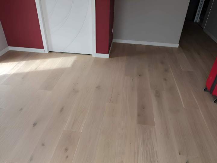 Nous installons des revêtements muraux et de sols.